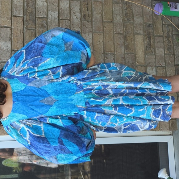 Ladies Top - Picture 2 of 8